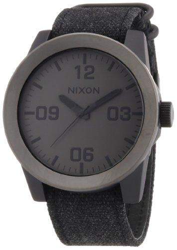 Nixon Herren-Armbanduhr XL Corporal Analog Quarz Textil A2431062-00