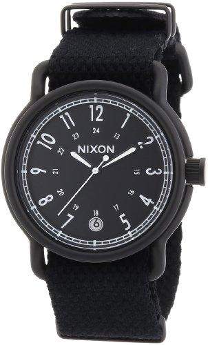 Nixon Herren-Armbanduhr XL The Axe All Black Nylon Analog Quarz A3221148-00
